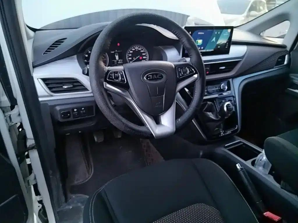 Refine M3 2023 PLUS 1.5T 9-seater Intelligent Connected Edition — миниатюра 10