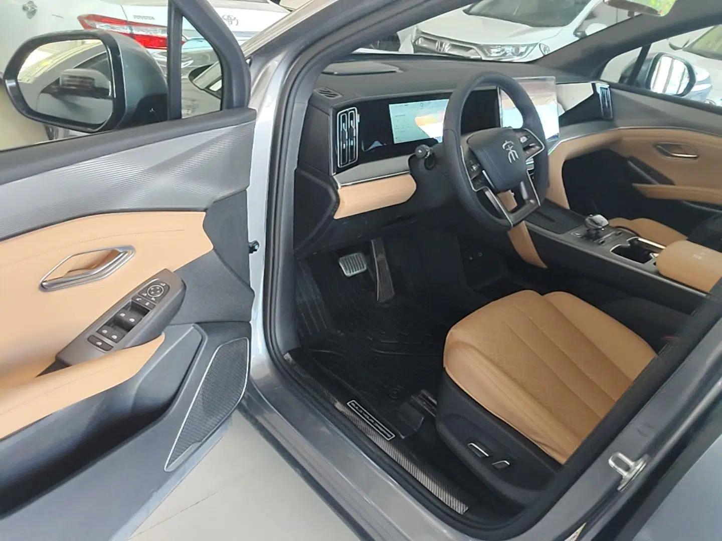 BYD Song L DM-i 2024 112 km Leading Edition — миниатюра 18