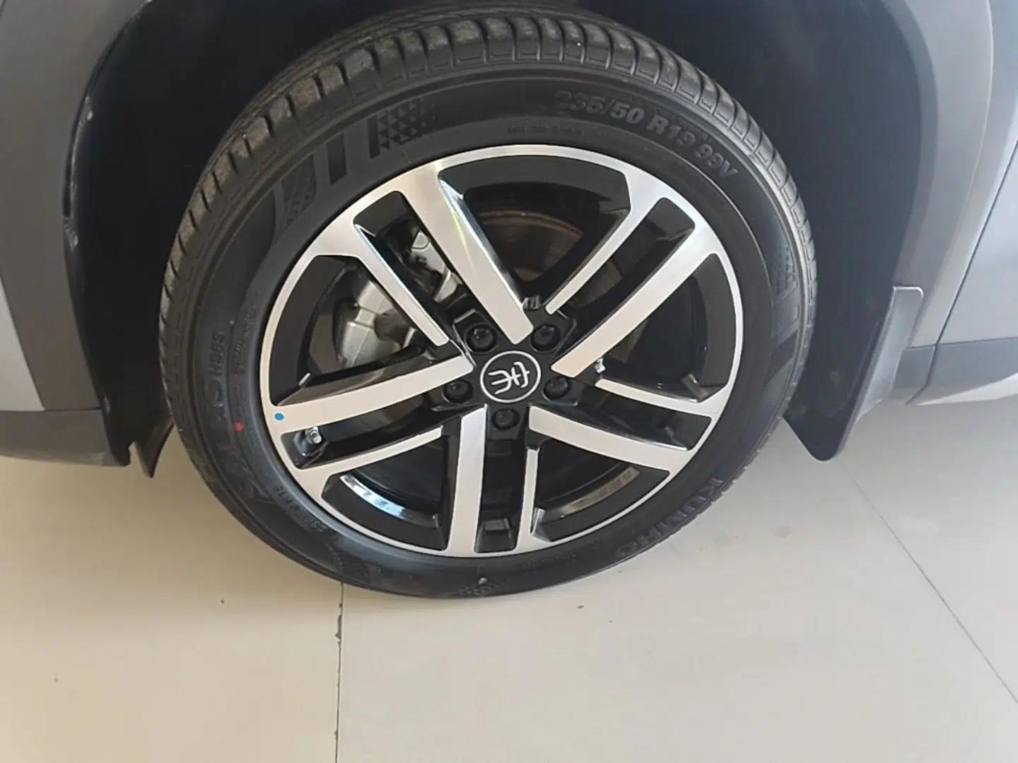 BYD Song L DM-i 2024 112 km Leading Edition — миниатюра 10