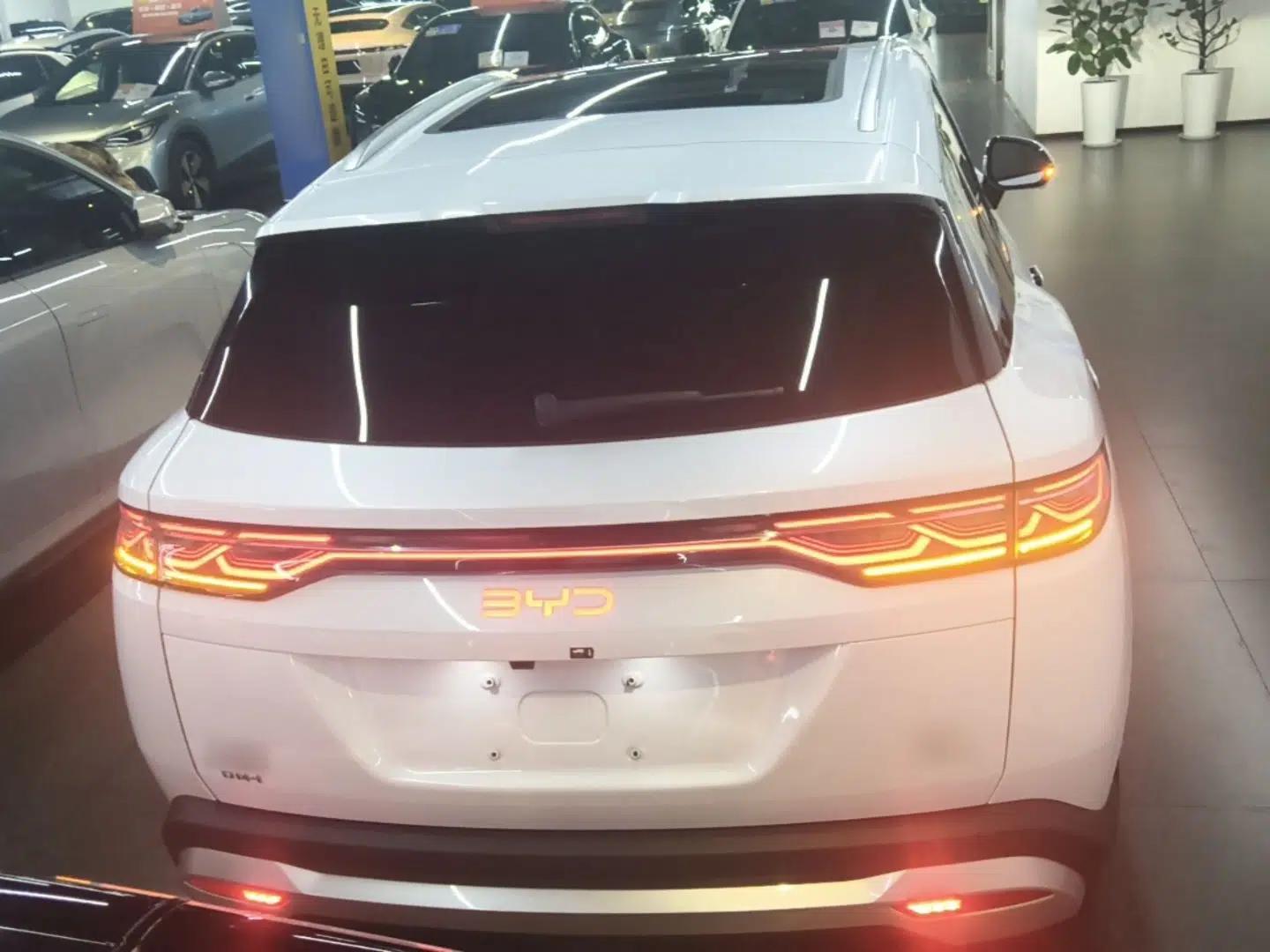BYD Song L DM-i 2024 160 km Excellence Version — миниатюра 5