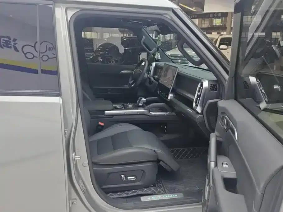 Jetour Traveler C-DM 2024 Model C-DM 208KM Off-Road Edition — миниатюра 8