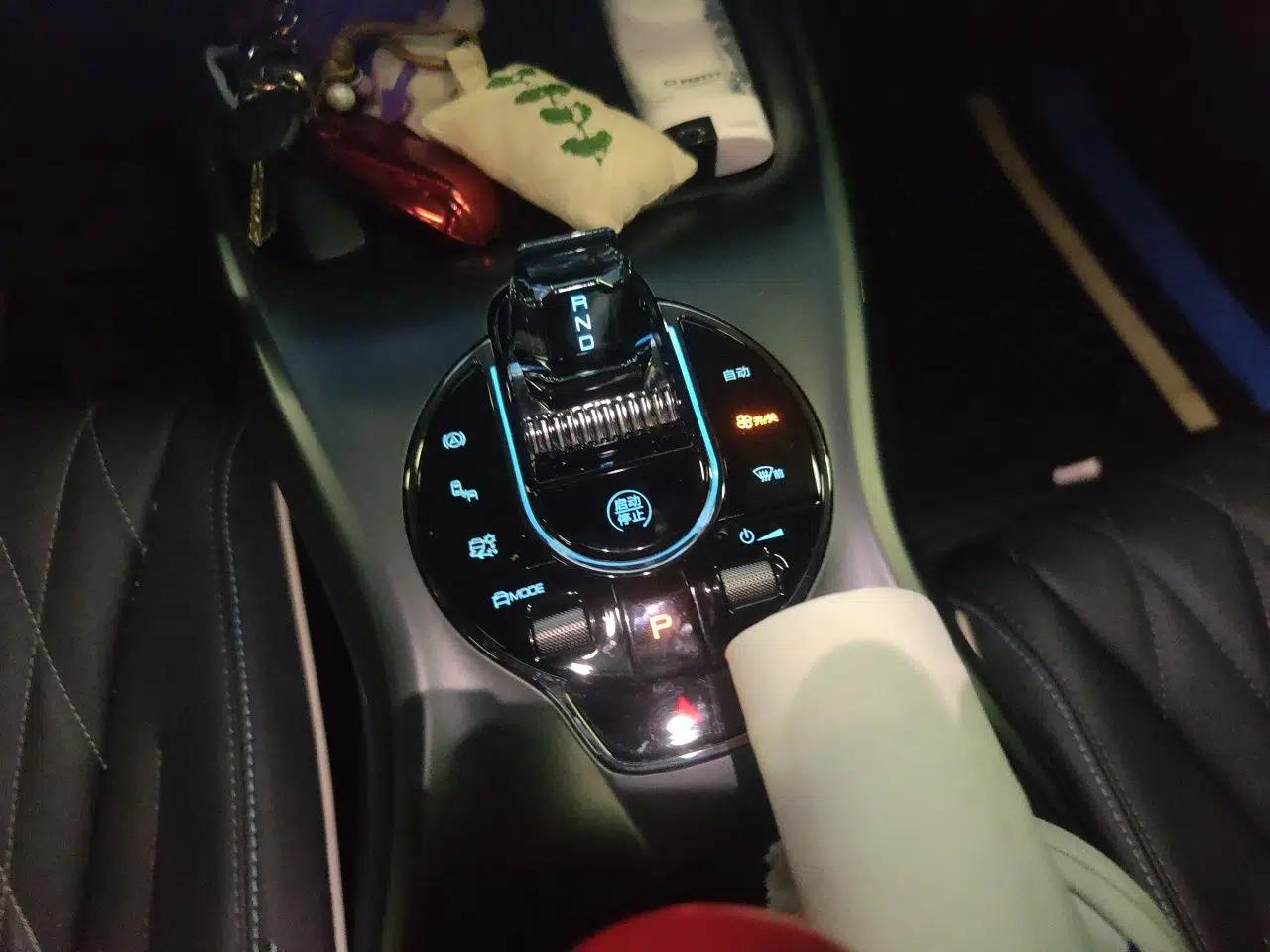 BYD Seal 2022 550 km Standard Range Rear-Wheel Drive Prestige Version — миниатюра 14