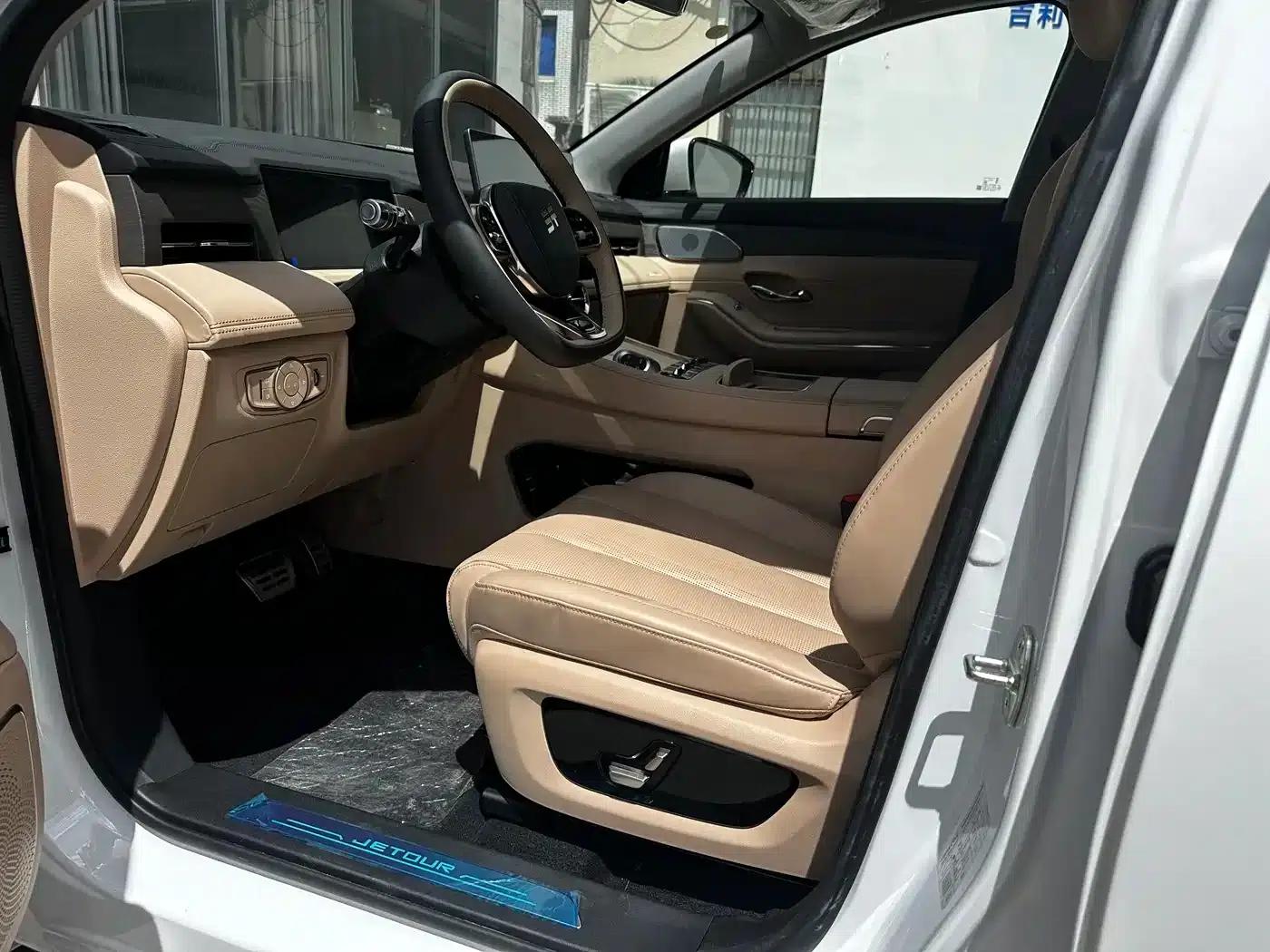 Jetour Mountain & Sea L9 2025 1.5TD 2DHT Luxury Edition 5-seater — миниатюра 3
