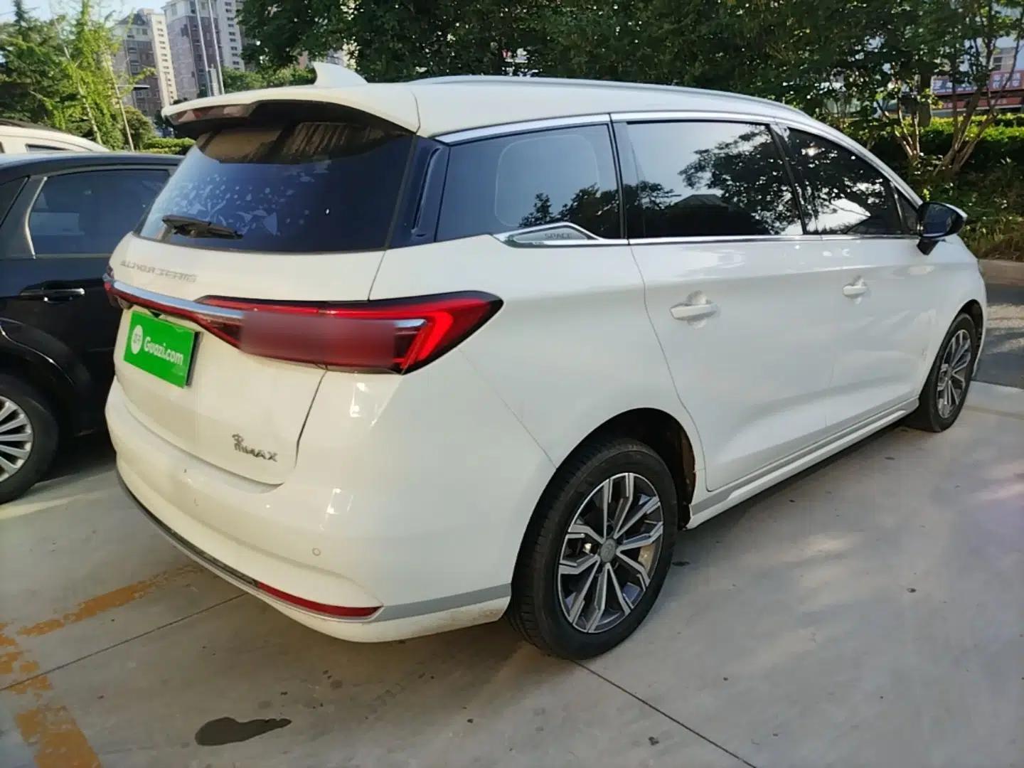 BYD Song MAX 2021 Upgraded Model 1.5T Automatic Luxury 6-Seater — миниатюра 6