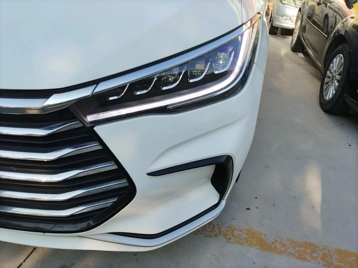 BYD Song MAX 2021 Upgraded Model 1.5T Automatic Luxury 6-Seater — миниатюра 8
