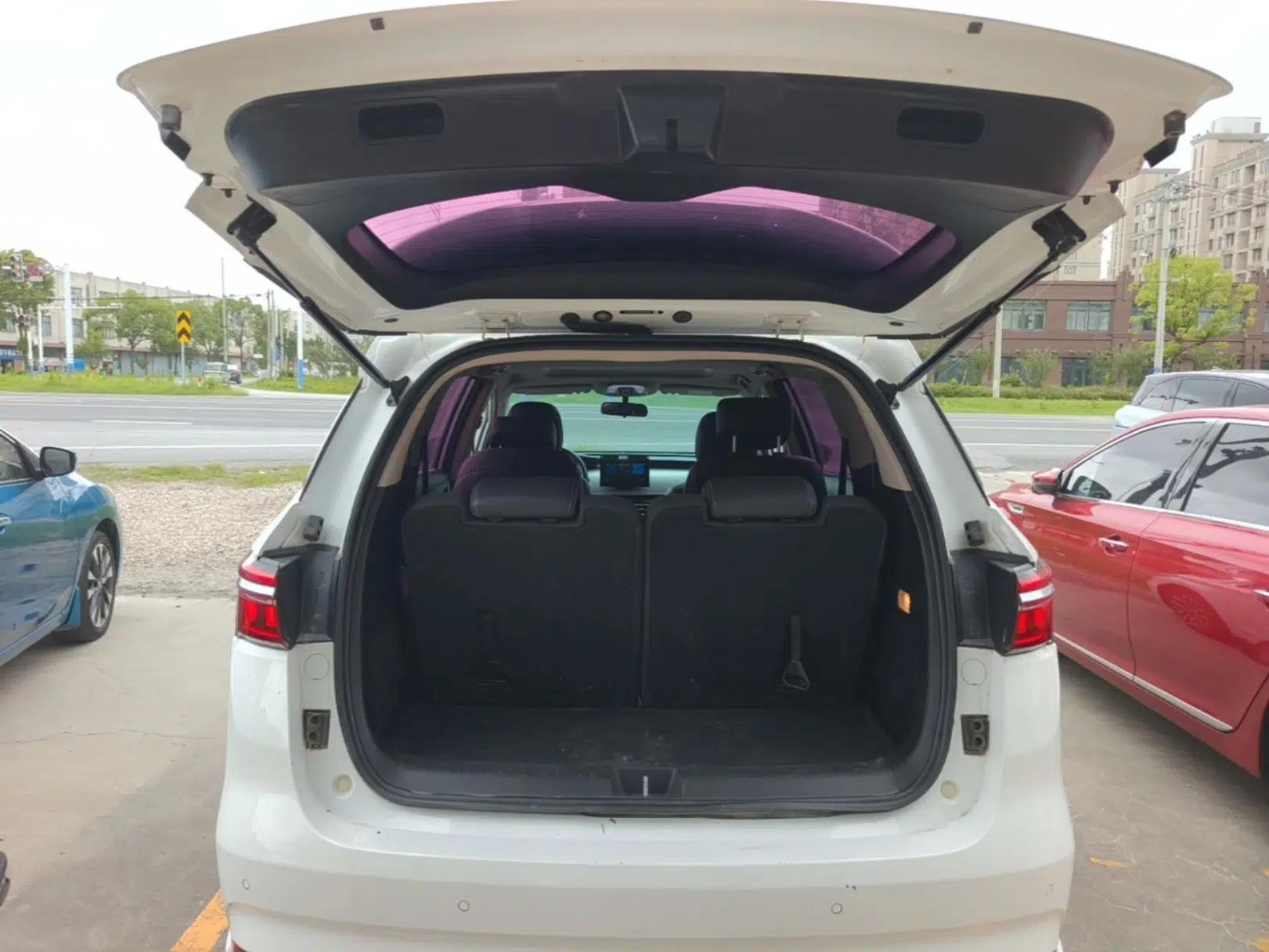 BYD Song MAX 2021 Upgraded Model 1.5T Automatic Luxury 6-Seater — миниатюра 22