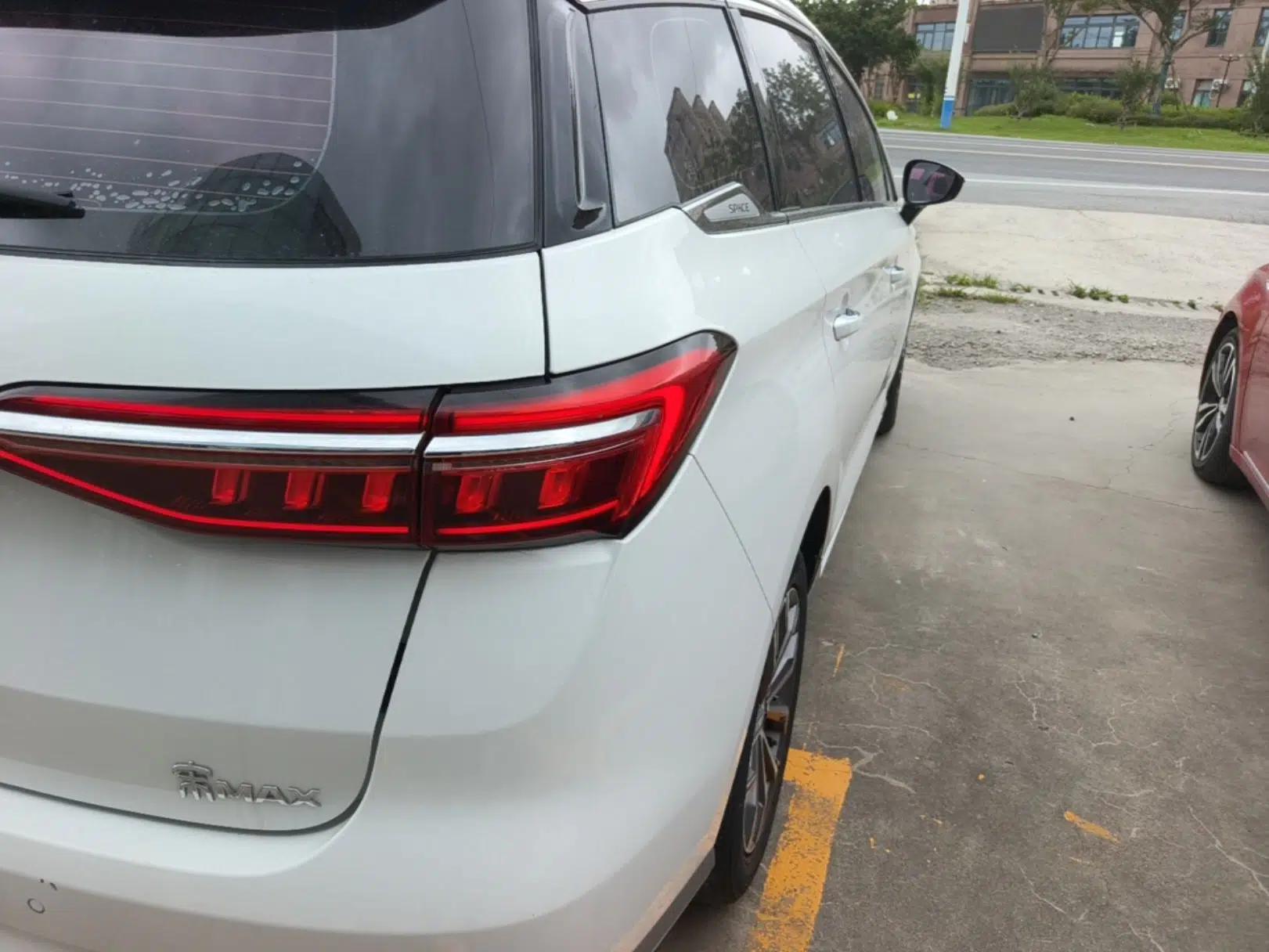 BYD Song MAX 2021 Upgraded Model 1.5T Automatic Luxury 6-Seater — миниатюра 9