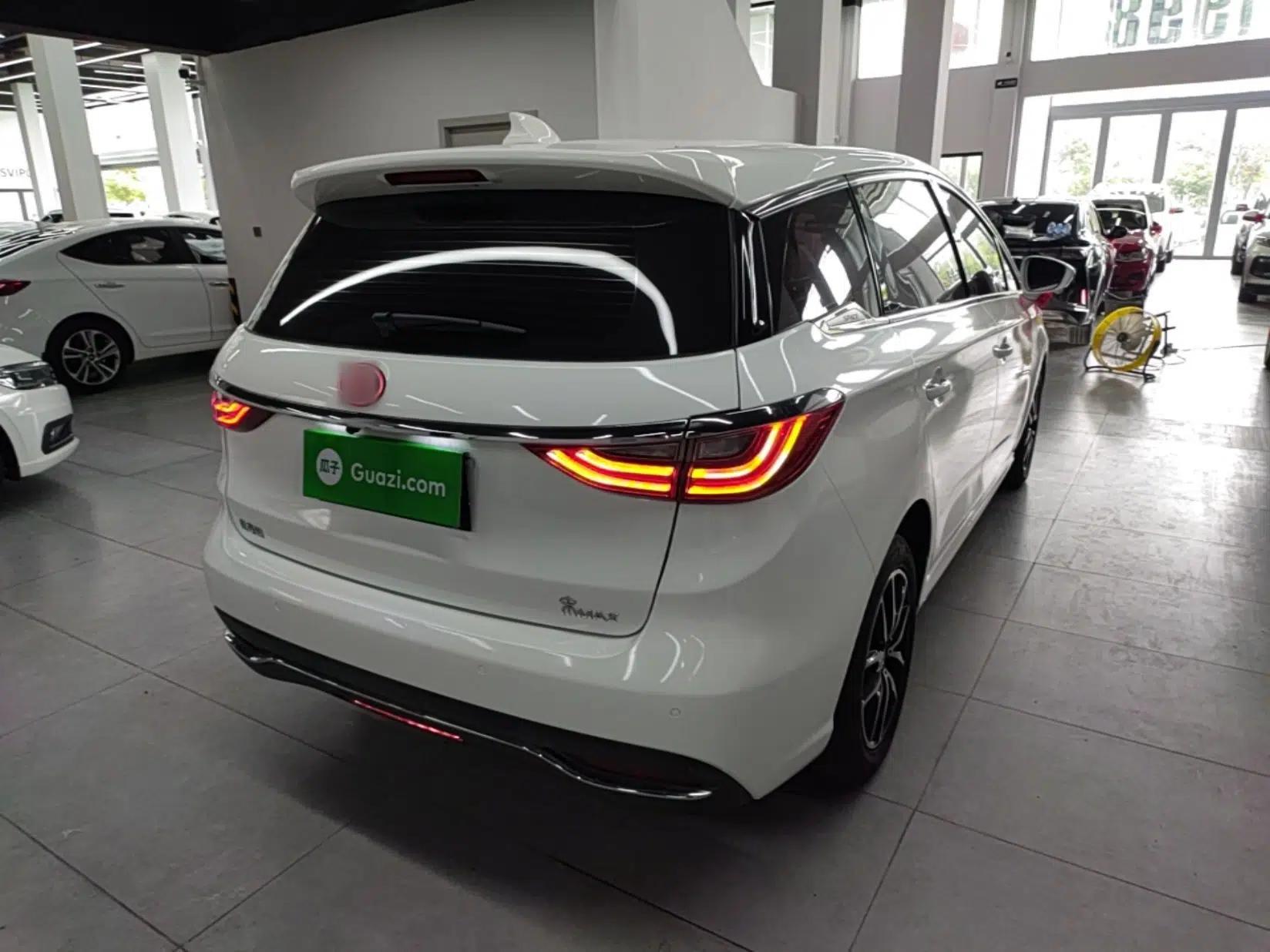 BYD Song MAX 2017 1.5T Automatic Smart Connect Luxury 7-Seater — миниатюра 6