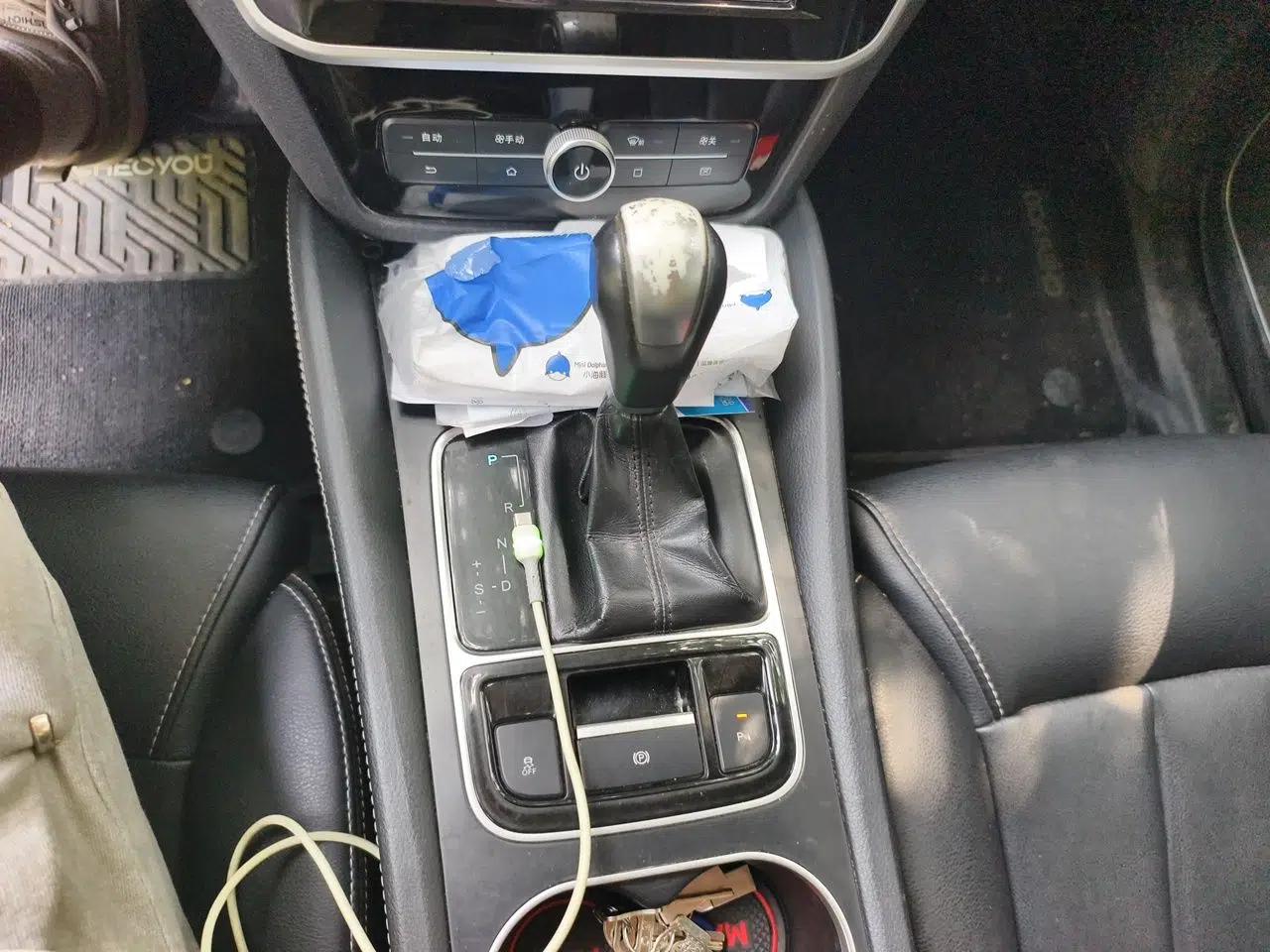 BYD Song MAX 2018 1.5T Automatic Smart Connect Elite Model with 6 Seats — миниатюра 14