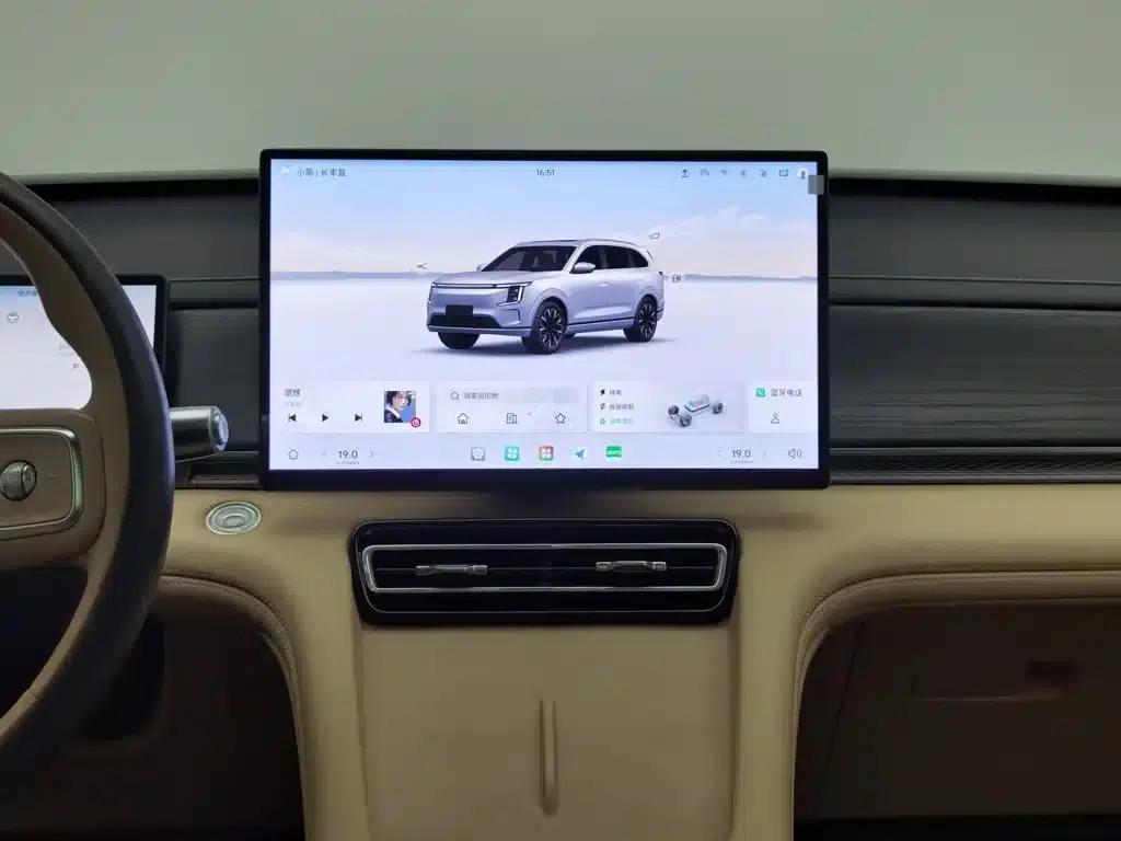 Jetour Mountain & Sea L7 PLUS 2026 Model 121km Comfort Edition 5-Seater — миниатюра 12