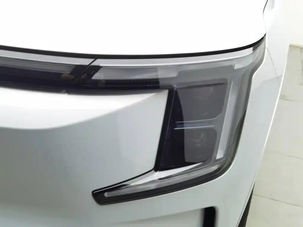 Jetour Mountain & Sea L7 PLUS 2026 Model 121km Comfort Edition 5-Seater — миниатюра 7