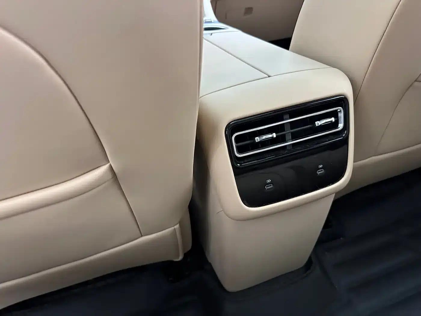Jetour Mountain & Sea L7 PLUS 2026 Model 121km Comfort Edition 5-Seater — миниатюра 16