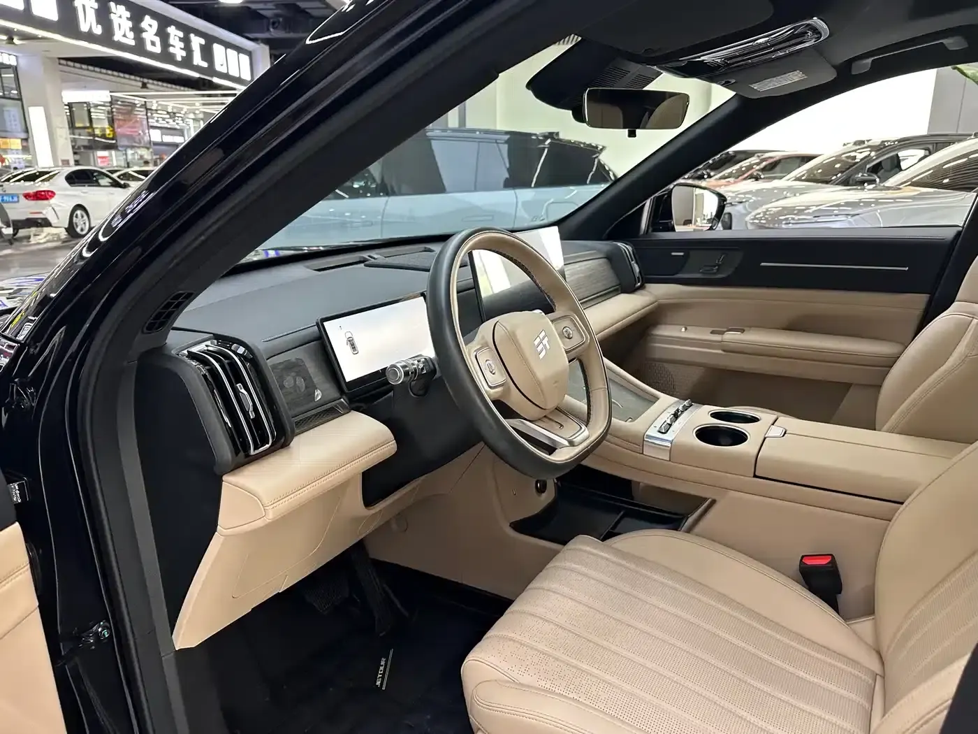 Jetour Mountain & Sea L7 PLUS 2026 Model 121km Comfort Edition 5-Seater — миниатюра 5