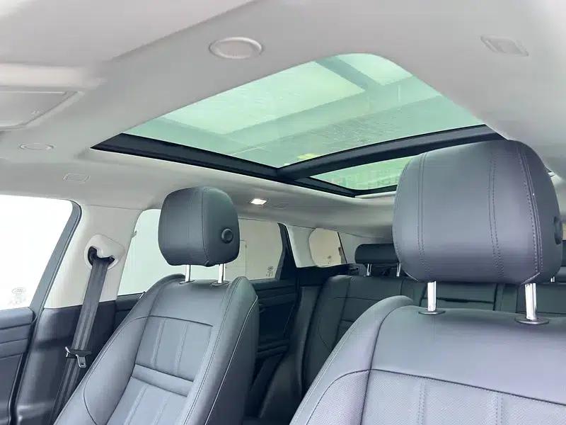 Range Rover Evoque 2021 Model: Evoque L 249PS R-Dynamic First Edition — миниатюра 22