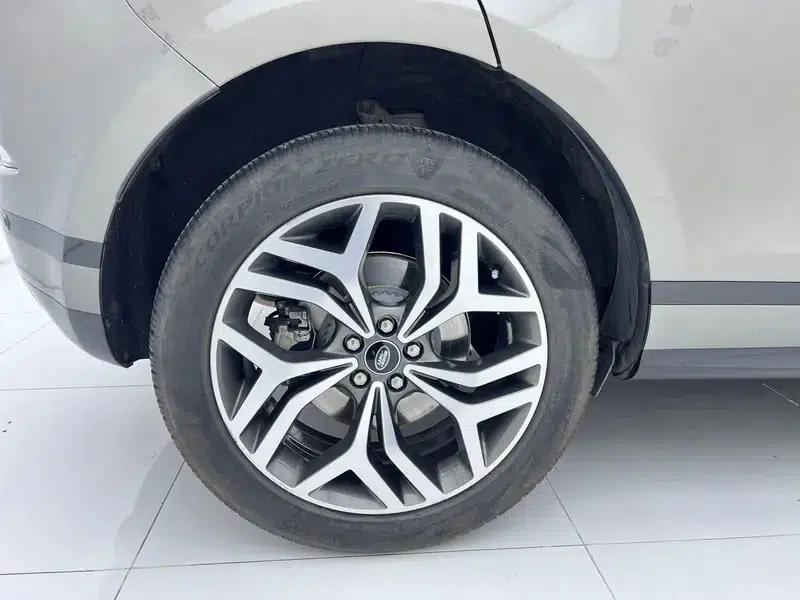 Range Rover Evoque 2021 Model: Evoque L 249PS R-Dynamic First Edition — миниатюра 7
