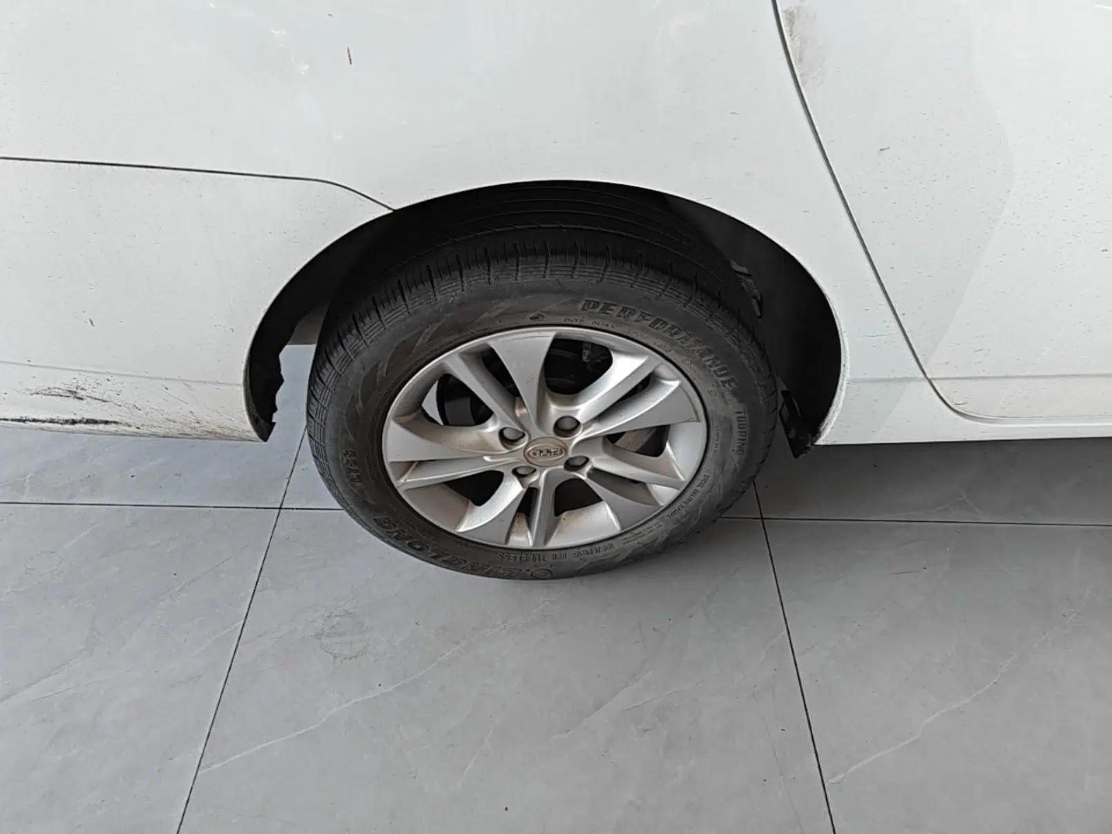 BYD F3 2015 Energy-Saving Edition 1.5L Manual Luxury Model — миниатюра 11