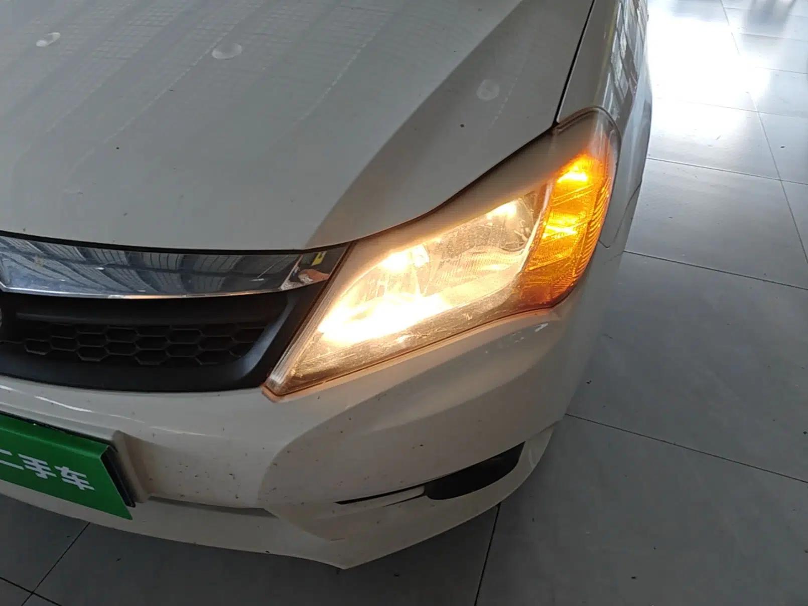 BYD F3 2015 Energy-Saving Edition 1.5L Manual Luxury Model — миниатюра 8