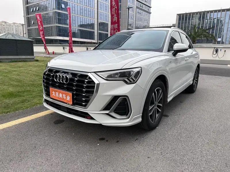 Audi Q3 2022 35 TFSI Progressive Dynamic — миниатюра 1