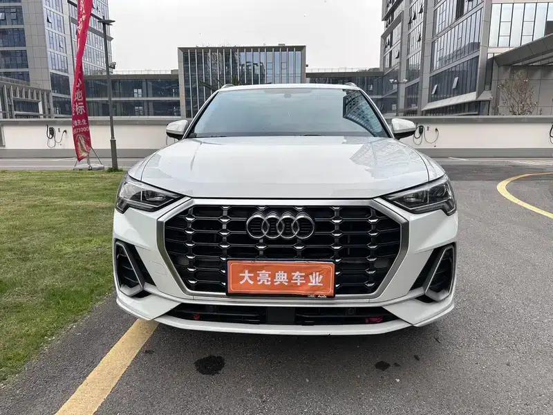 Audi Q3 2022 35 TFSI Progressive Dynamic — миниатюра 2