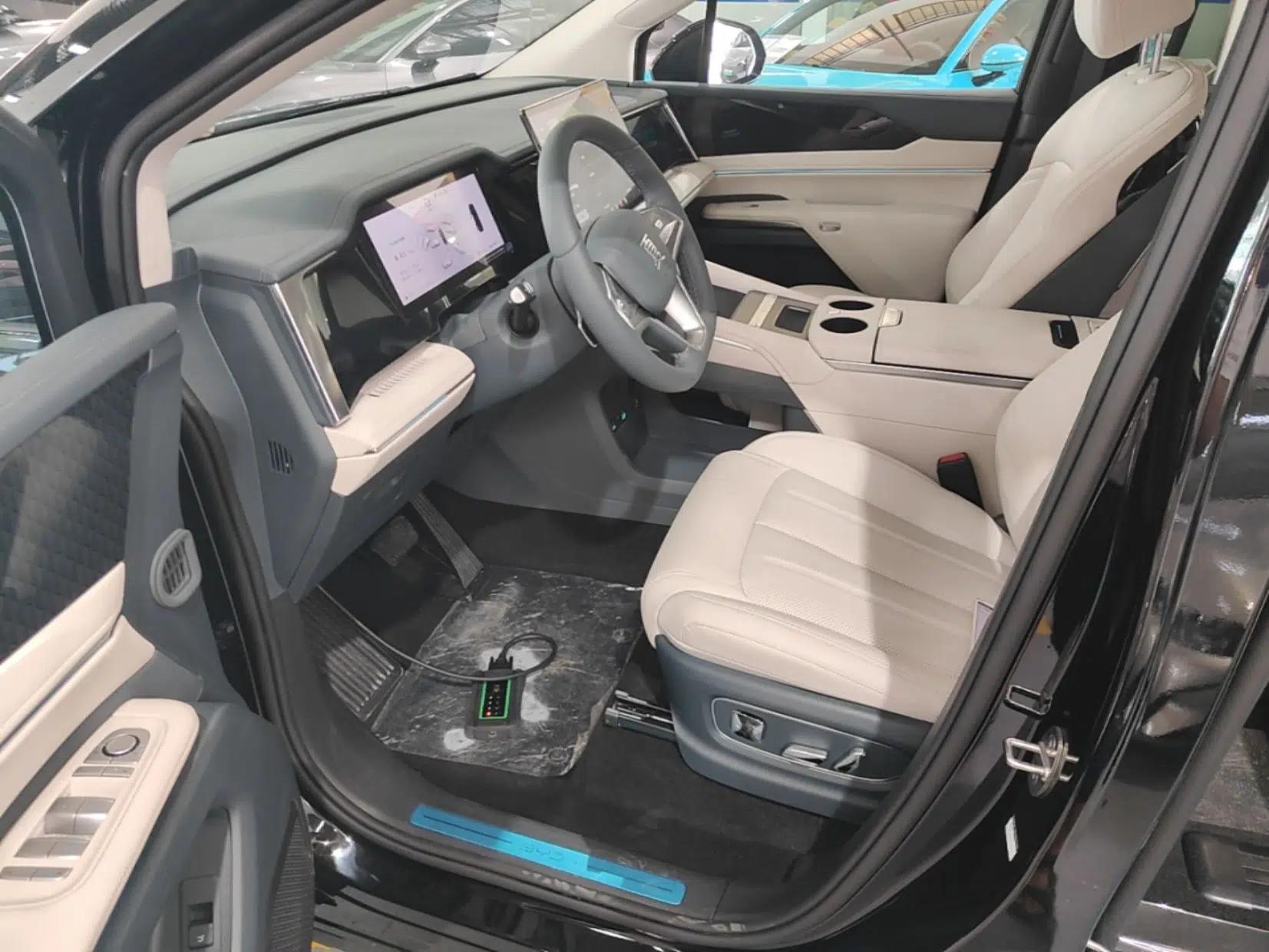 BYD Xia 2026 DM-i 1.5T 218KM Transcendence Edition — миниатюра 17