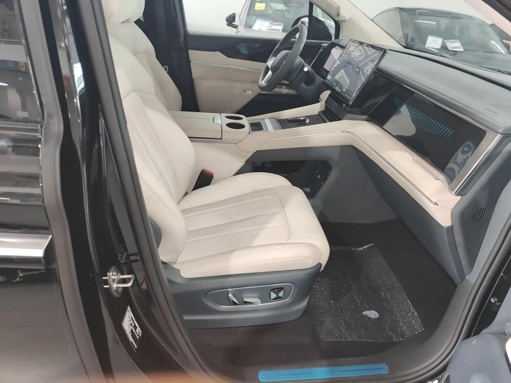 BYD Xia 2026 DM-i 1.5T 218KM Transcendence Edition — миниатюра 19