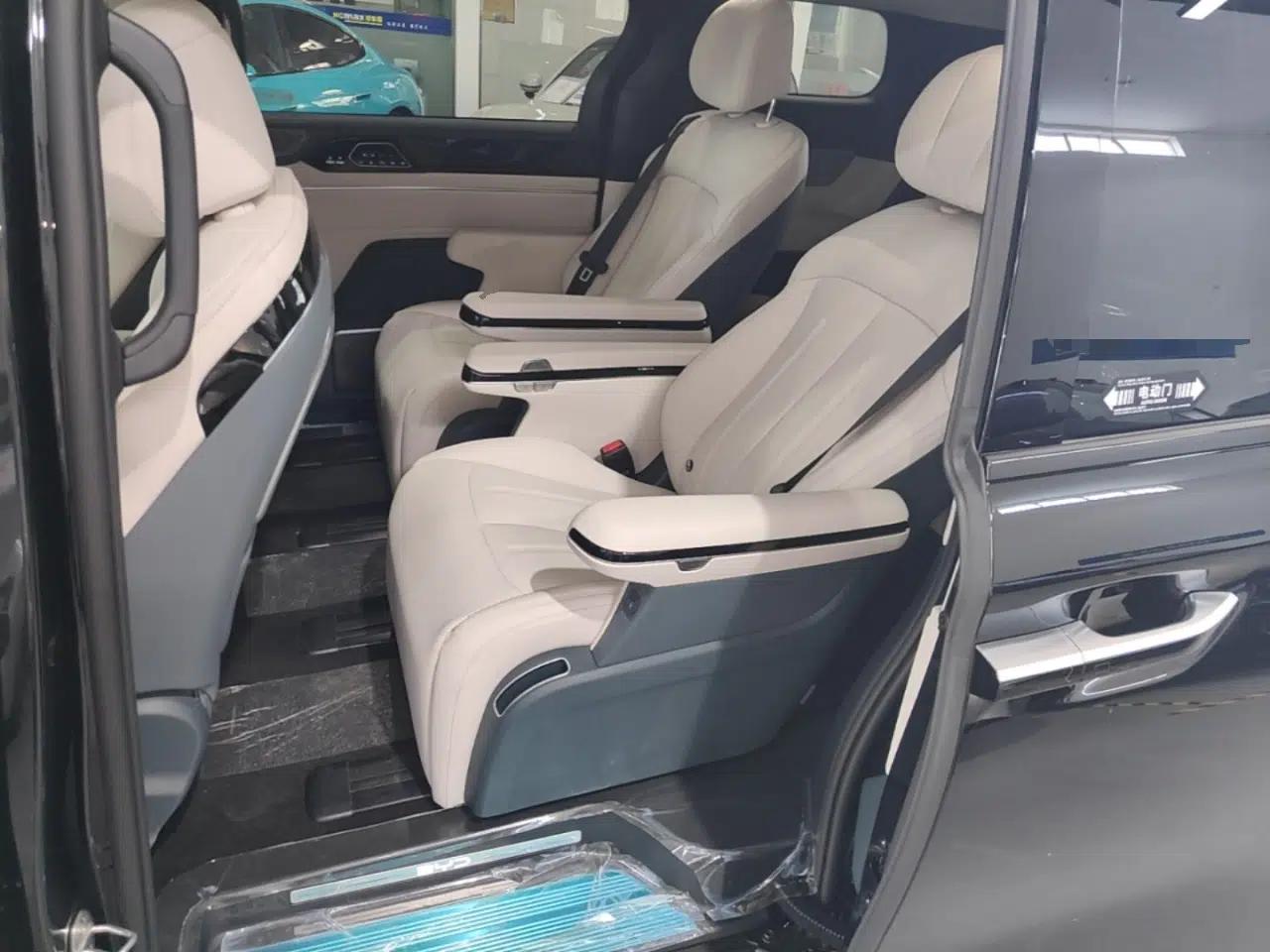 BYD Xia 2026 DM-i 1.5T 218KM Transcendence Edition — миниатюра 20