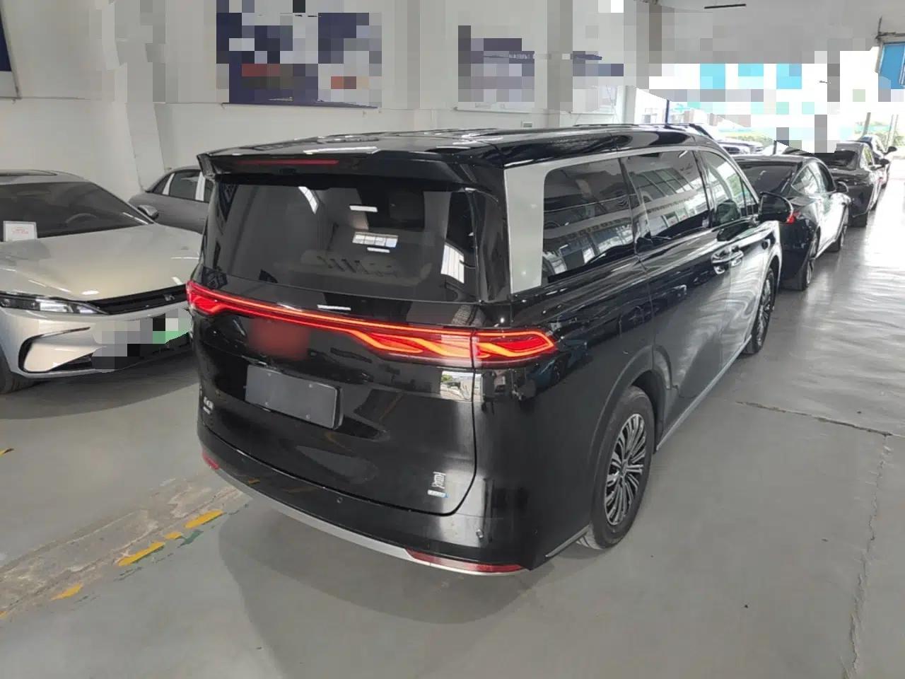 BYD Xia 2026 DM-i 1.5T 218KM Transcendence Edition — миниатюра 6