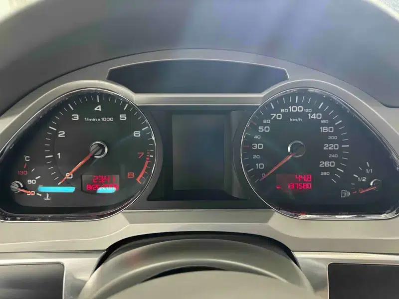 Audi A6L 2009 2.0 TFSI Automatic Standard Edition — миниатюра 9
