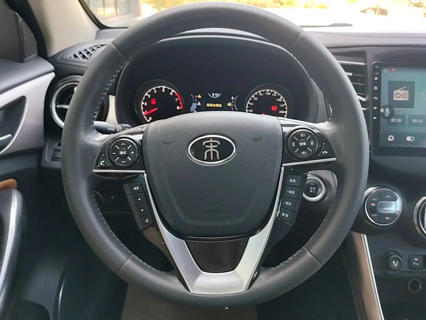 BYD Song 2016 GaiShi Edition 1.5TI Manual Elite Model — миниатюра 13