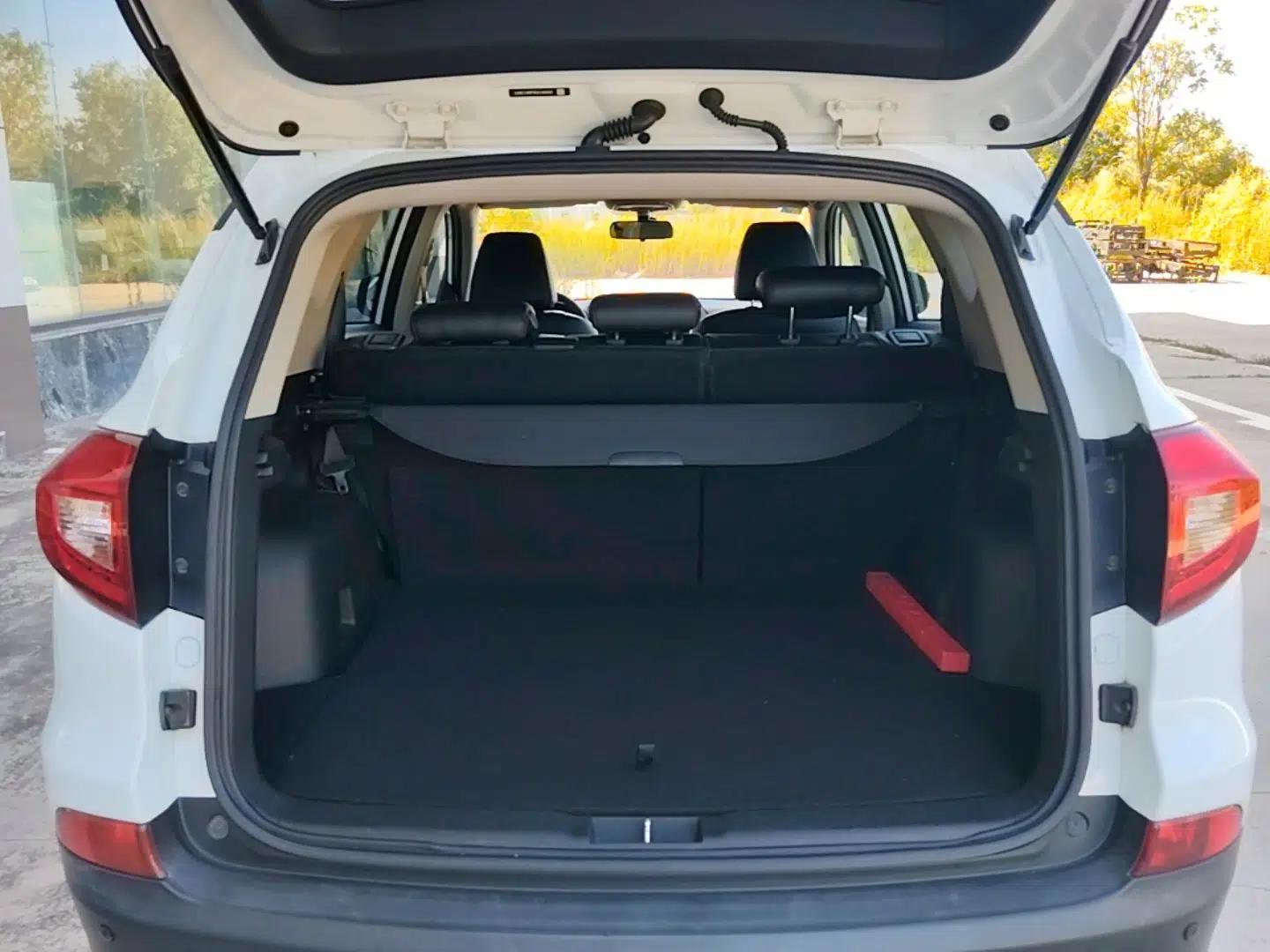 BYD Song 2016 GaiShi Edition 1.5TI Manual Elite Model — миниатюра 22
