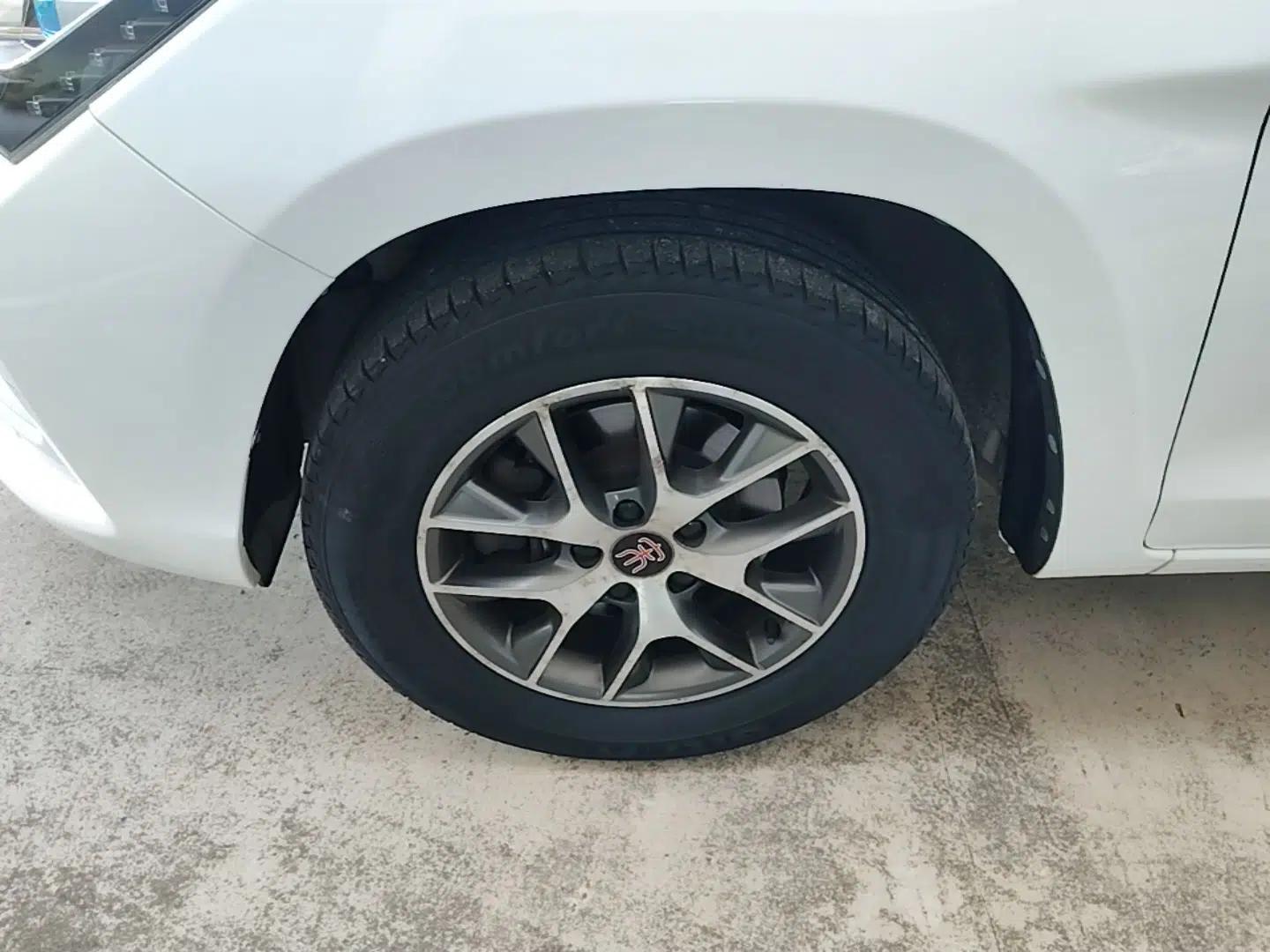 BYD Song 2016 GaiShi Edition 1.5TI Manual Elite Model — миниатюра 10