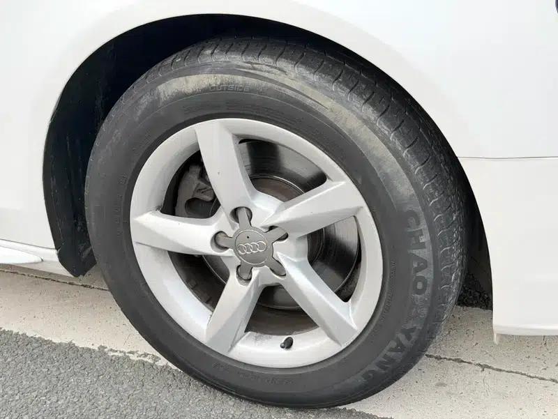 Audi A4L 2013 35 TFSI Automatic Standard Edition — миниатюра 10
