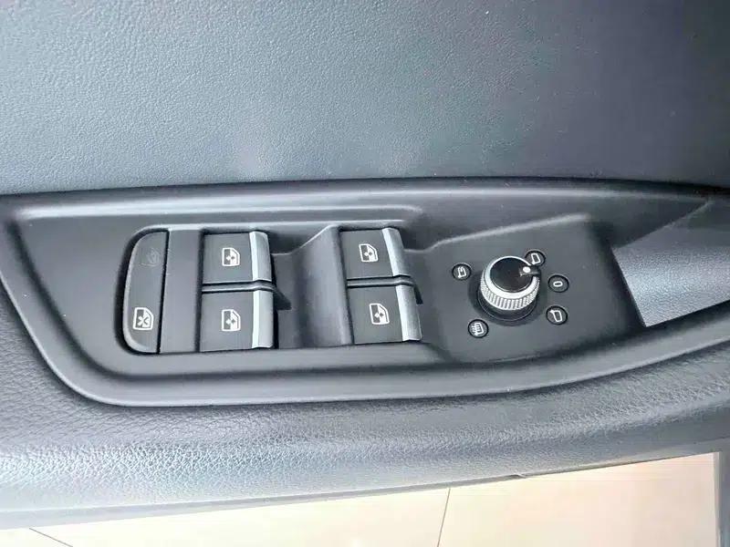 Audi A4L 2020 40 TFSI quattro Luxury Dynamic — миниатюра 26