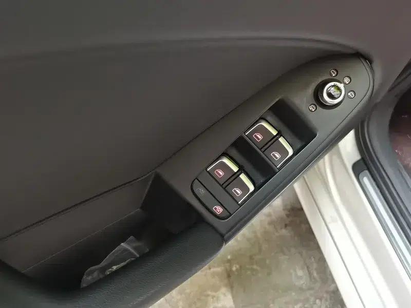 Audi A4L 2015 35 TFSI Automatic Comfort — миниатюра 15