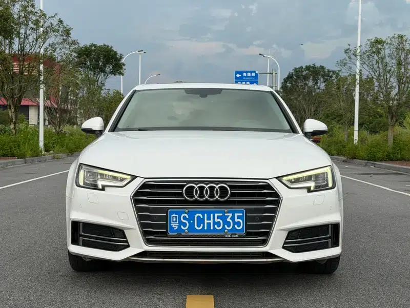 Audi A4L 2018 30th Anniversary Edition 40 TFSI Progressive — миниатюра 2