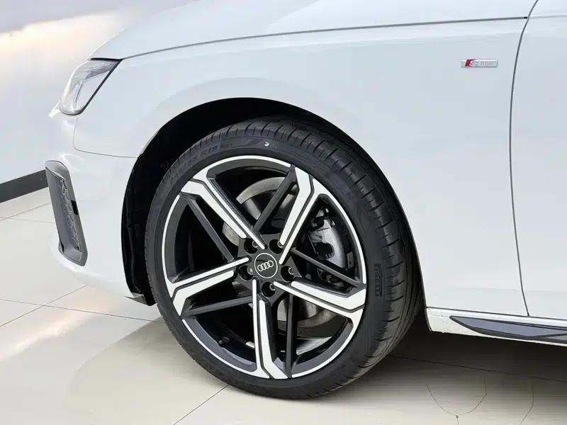 Audi A4L 2024 40 TFSI Luxury Dynamic — миниатюра 12