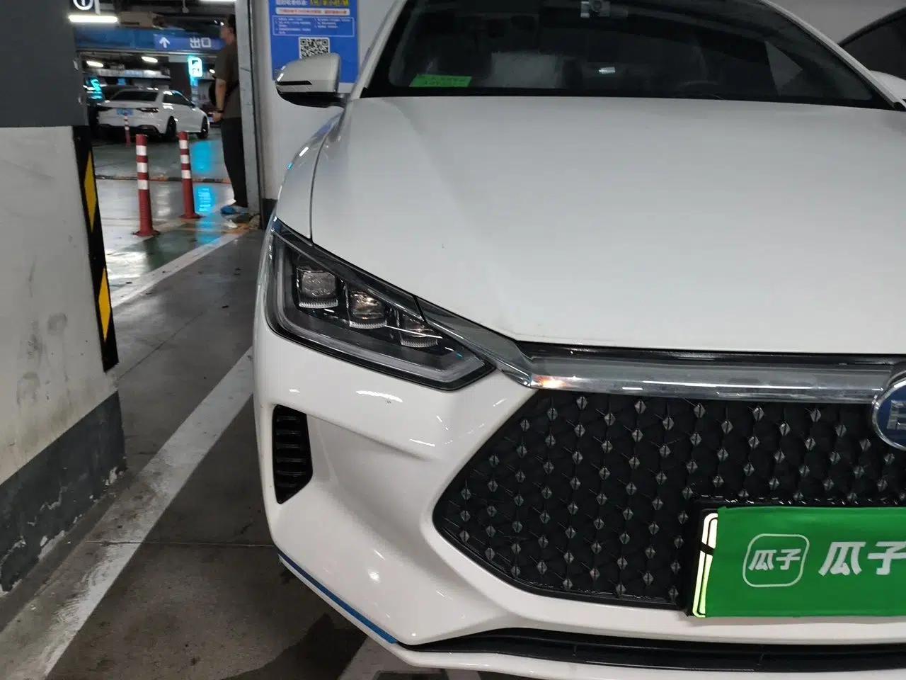 BYD e2 2021 Luxury Model — миниатюра 7