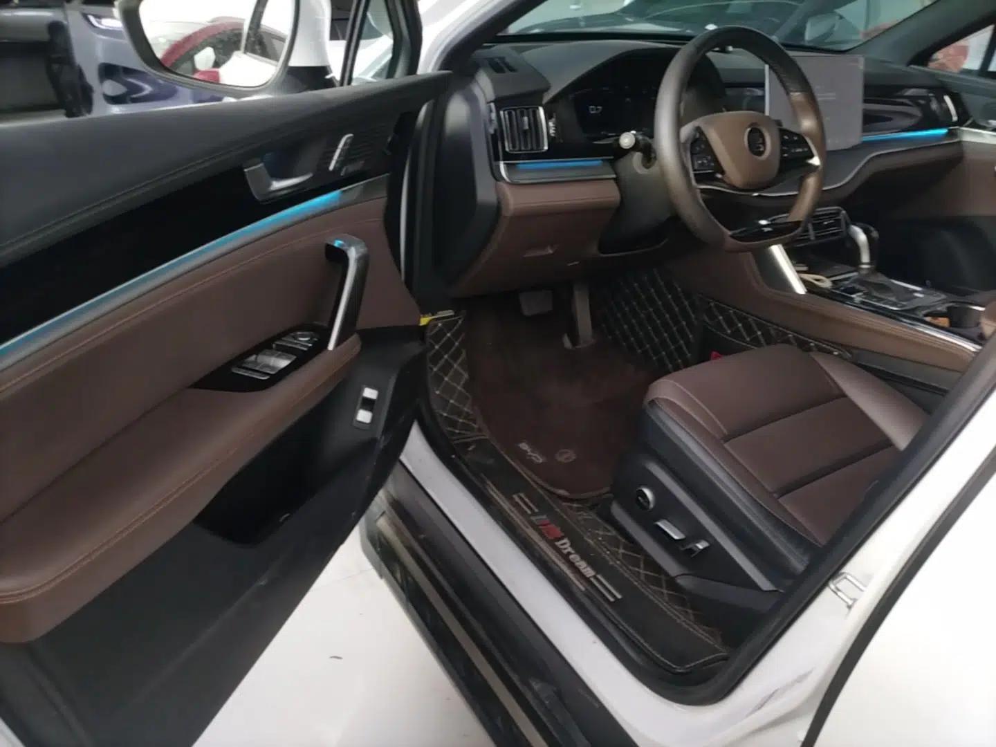 BYD Tang 2021 2.0T Automatic Flagship Edition — миниатюра 18