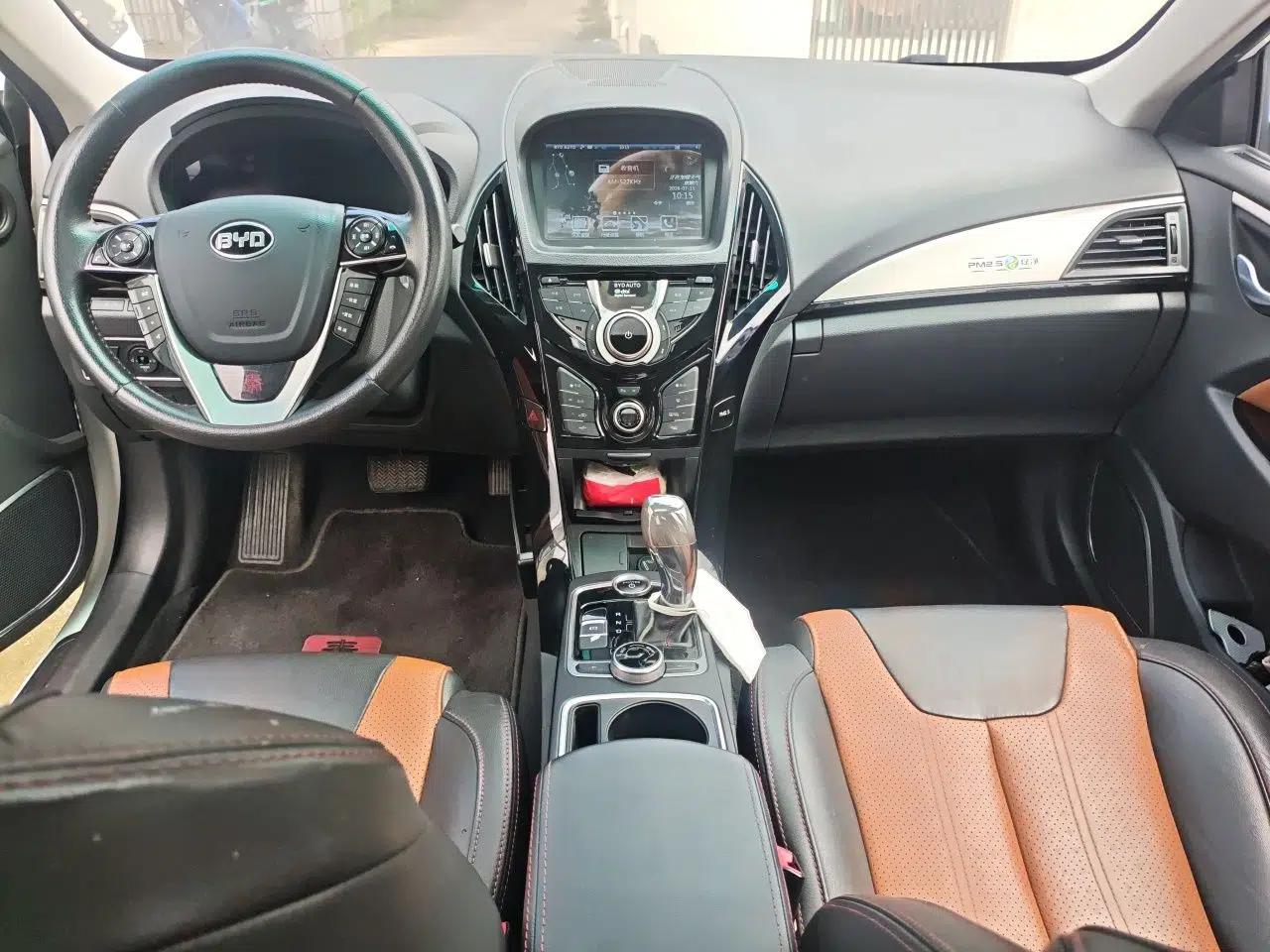 BYD Qin New Energy 2015 1.5T Dual-Crown Flagship Plus Edition — миниатюра 13