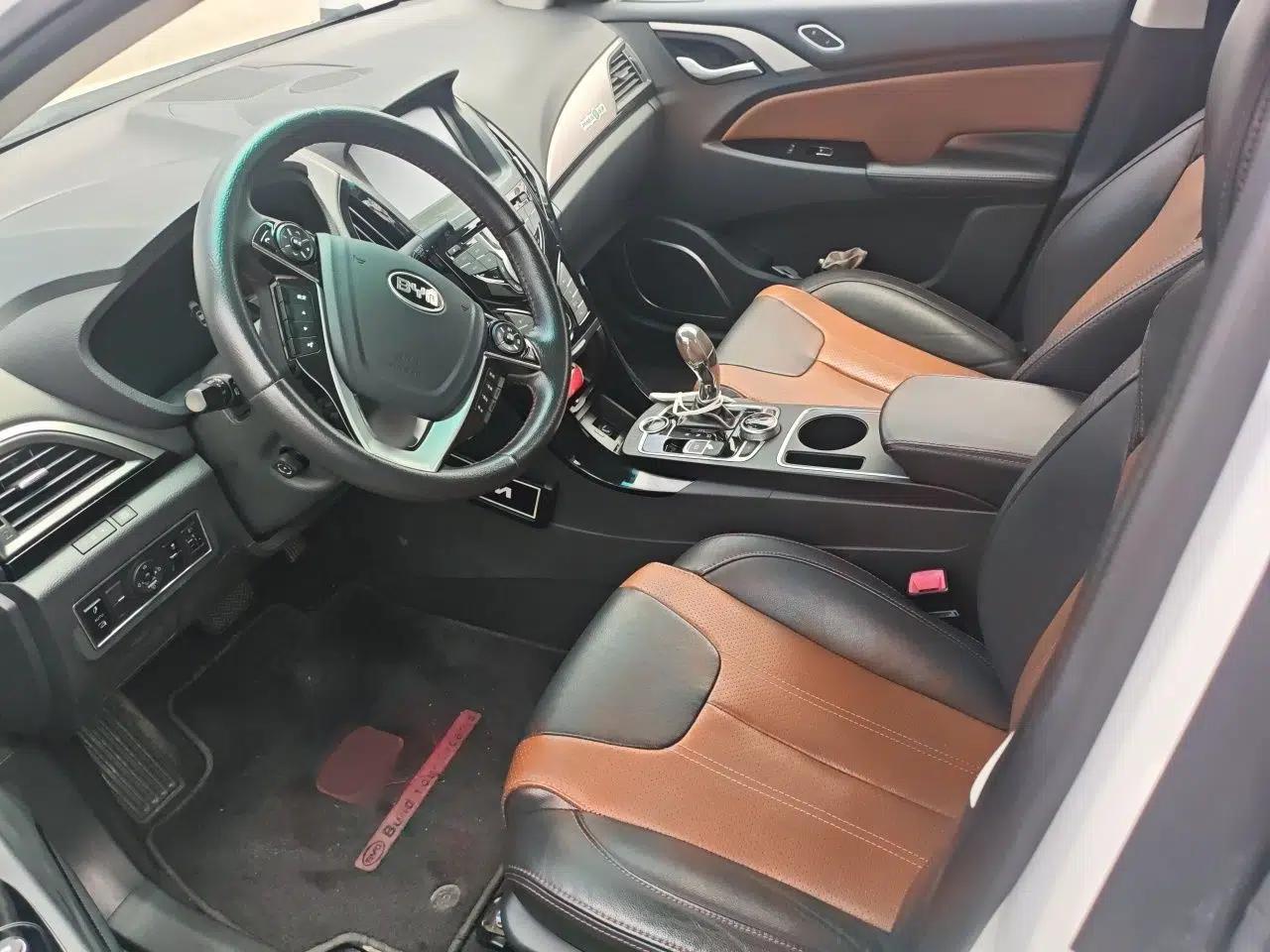 BYD Qin New Energy 2015 1.5T Dual-Crown Flagship Plus Edition — миниатюра 15