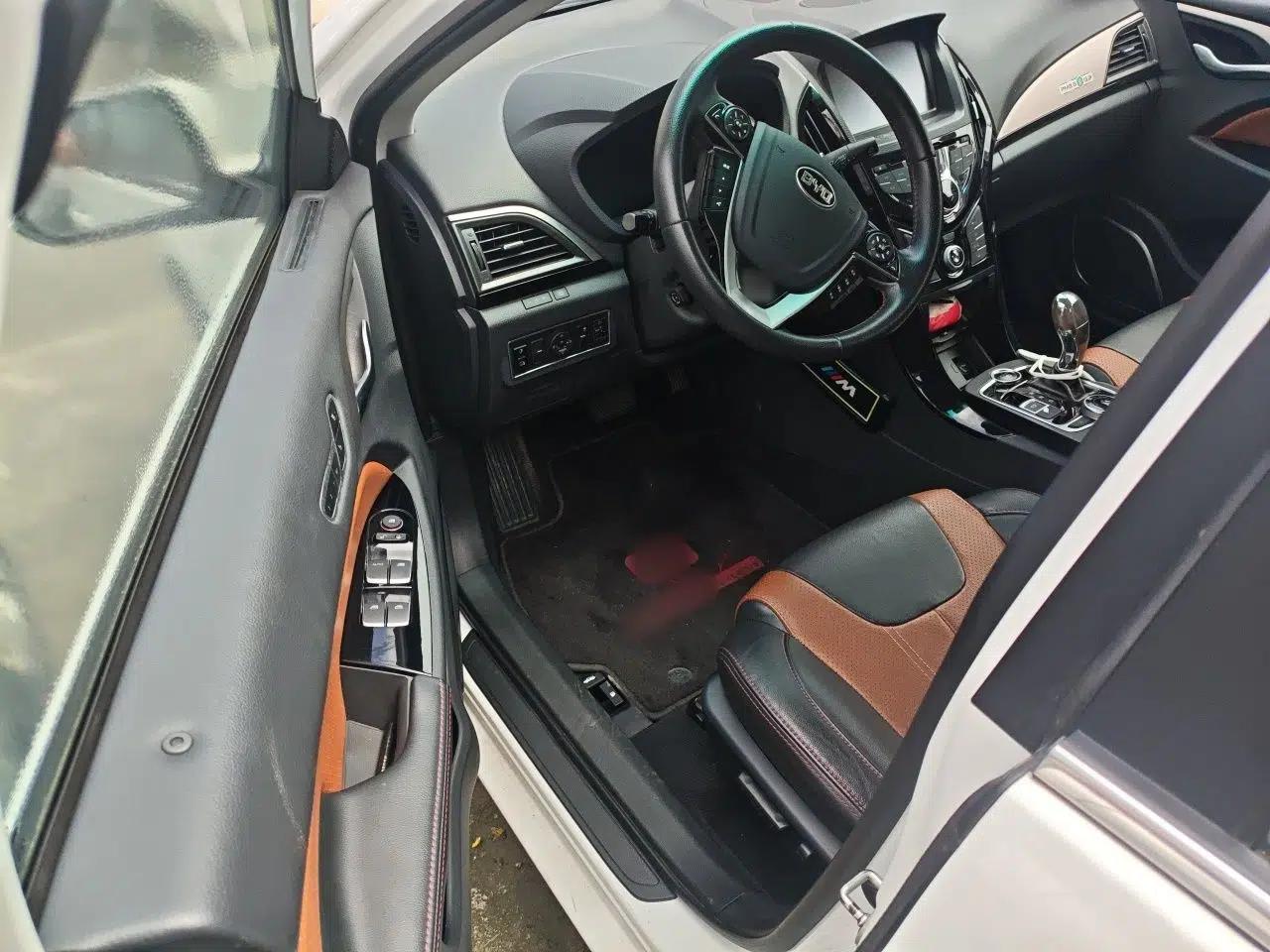 BYD Qin New Energy 2015 1.5T Dual-Crown Flagship Plus Edition — миниатюра 16