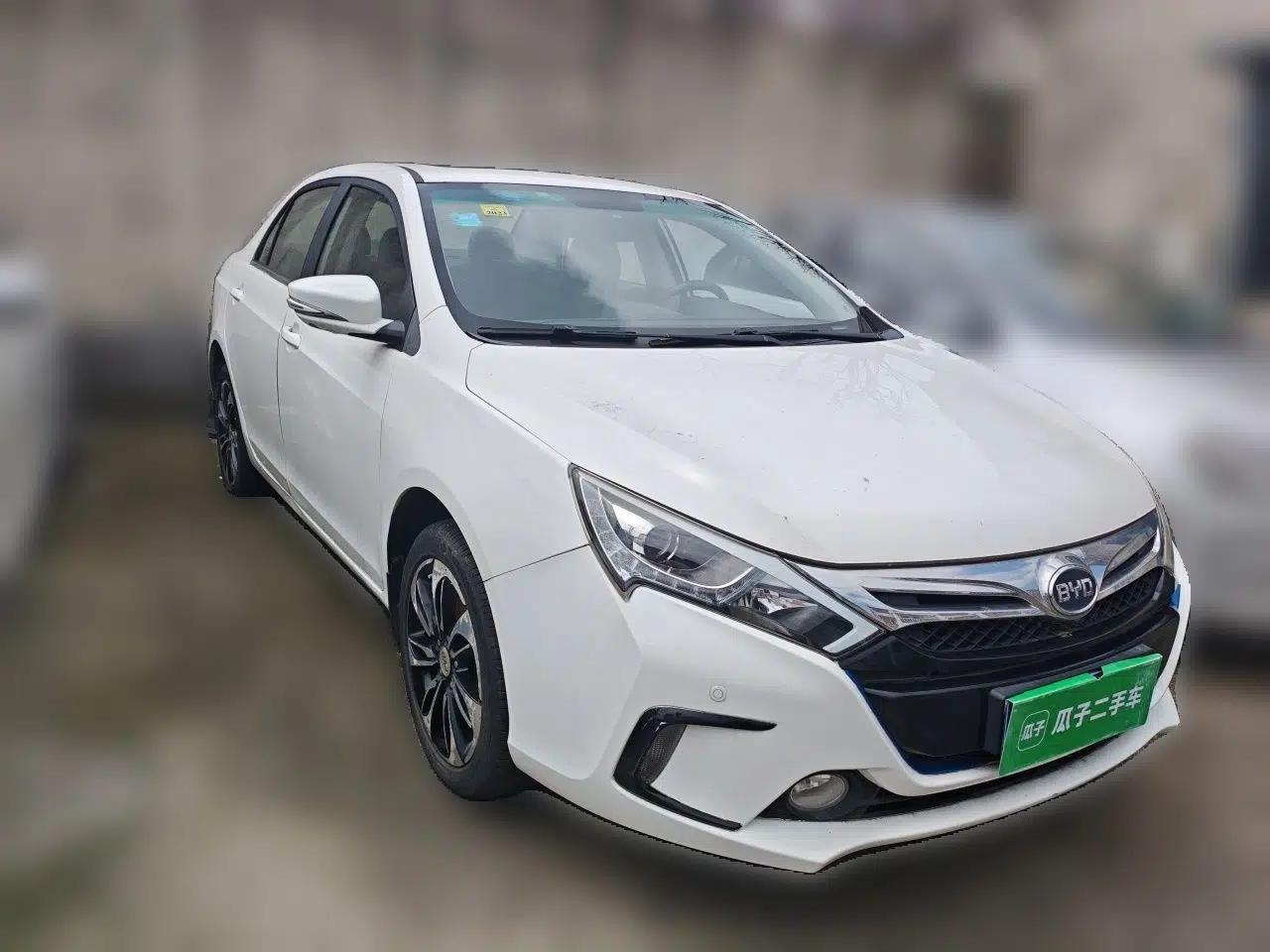BYD Qin New Energy 2015 1.5T Dual-Crown Flagship Plus Edition — миниатюра 3