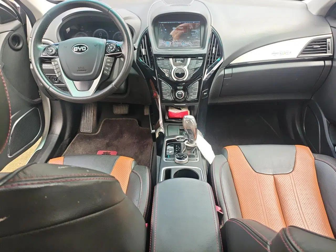 BYD Qin New Energy 2015 1.5T Dual-Crown Flagship Plus Edition — миниатюра 9