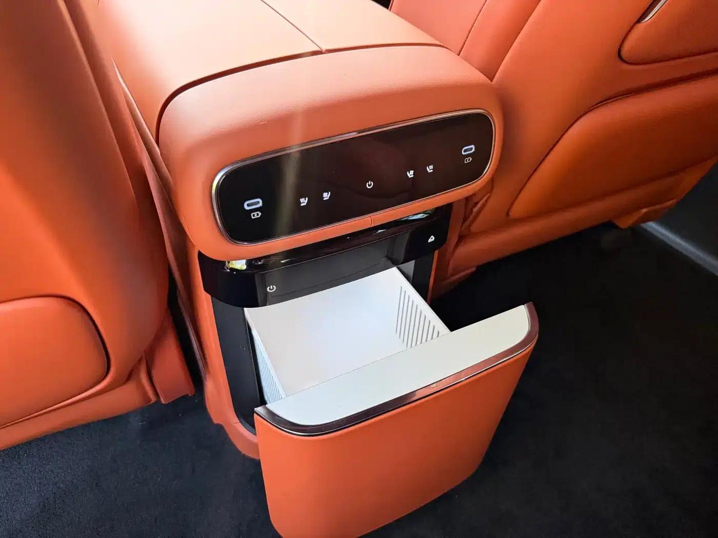 Galaxy M9 2025 210km/h AWD Navigator Edition — миниатюра 9