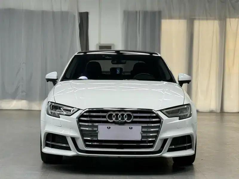 Audi A3 2018 30th Anniversary Edition Limousine 35 TFSI Progressive — миниатюра 2