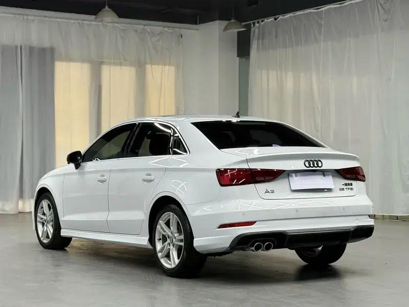 Audi A3 2018 30th Anniversary Edition Limousine 35 TFSI Progressive — миниатюра 4
