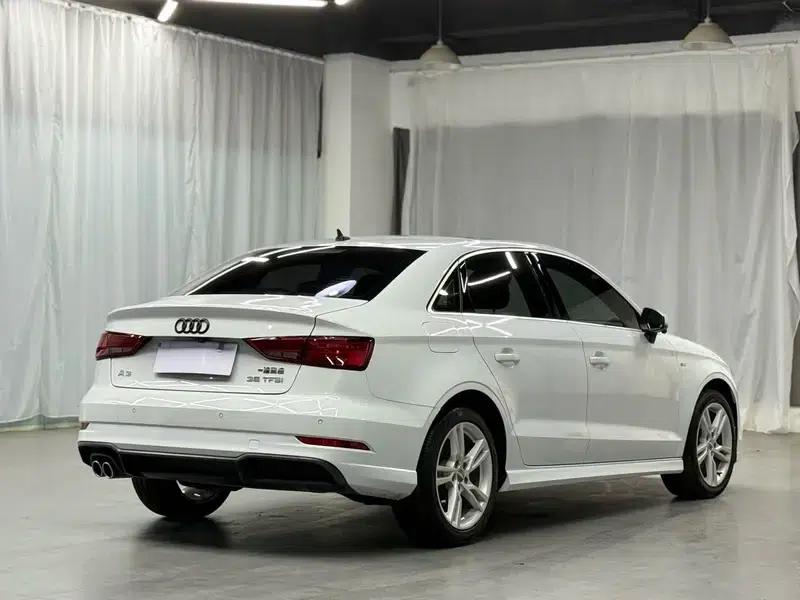Audi A3 2018 30th Anniversary Edition Limousine 35 TFSI Progressive — миниатюра 6