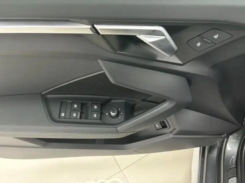 Audi A3 2023 Facelift Sportback 35 TFSI Fashion Sporty Model — миниатюра 23