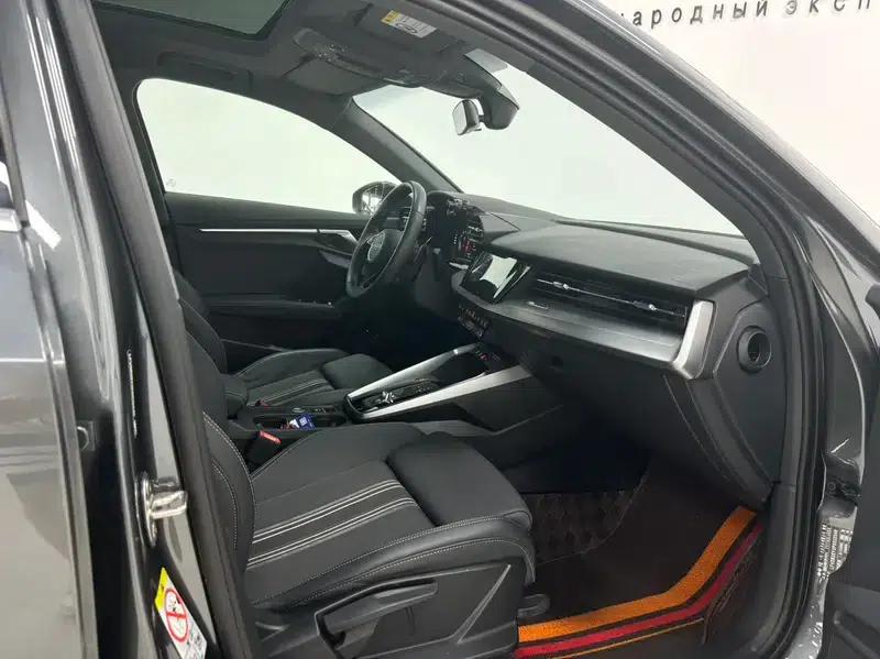 Audi A3 2023 Facelift Sportback 35 TFSI Fashion Sporty Model — миниатюра 8