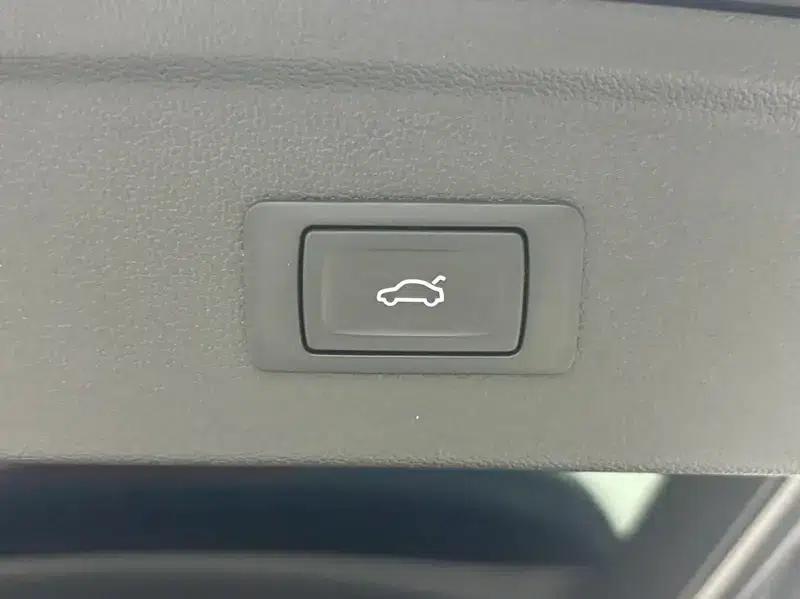 Audi A3 2023 Facelift Sportback 35 TFSI Fashion Sporty Model — миниатюра 9